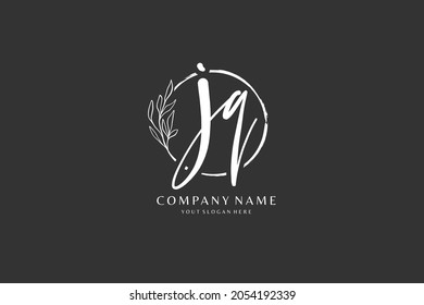 Logo de J Q JQ, escritura manuscrita con letras iniciales o manuscrita para la identidad. Logo con firma y estilo dibujado a mano.