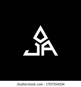 Logotipo monograma JA con forma de 3 piezas aislado en plantilla de diseño triangular