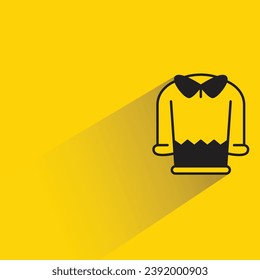 Jacke mit Schatten auf gelbem Hintergrund