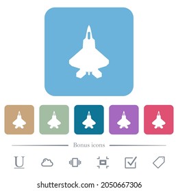Silhouette de caza a chorro iconos blancos planos en fondo cuadrado redondeado de color. 6 iconos de bonificación incluidos