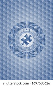 jigsaw puzzle piece icon inside blue badge with geometric pattern background.