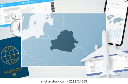 Reise nach Belarus, Illustration mit einer Karte von Belarus. Hintergrund mit Flugzeug, Handy, Pass, Kompass und Tickets. Vektorgrafik hoch.