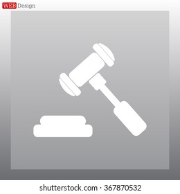 judge or auction hammer icon