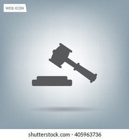 judge or auction hammer icon