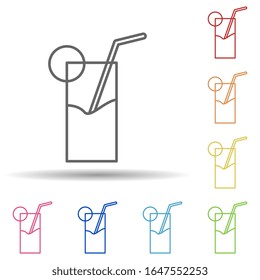 Jugo con paja en un ícono de estilo multicolor. Línea delgada simple, contorno vector de iconos de comida rápida para ui y ux, sitio web o aplicación móvil