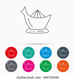 Juicer icon. Squeezer sign. Kitchen electric tool symbol. Linear icons in circles on white background.