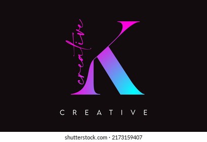 K Letra Design con corte creativo y fuente serif en la ilustración vectorial de color azul morado.