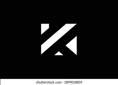 Diseño del logotipo de la letra K sobre fondo de lujo. Concepto del logotipo de la letra de KK monograma Diseño de iconos K. Icono de la letra blanca elegante y profesional de KK sobre fondo negro.