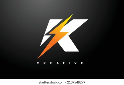 Diseño del logotipo de la letra K con el icono de firma con thunderbold Vector. Diseño del logotipo de la carta delgada K moderna y adaptada a la moda con la ilustración del vector de trueno amarillo creativo.