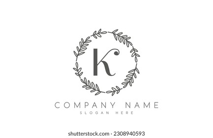 Logo de K con vector de diseño de flor de círculo