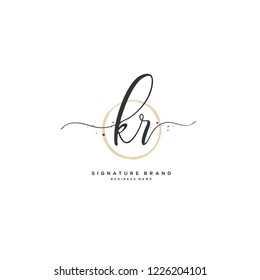 K R KR Letra inicial manuscrita y logotipo de firma.