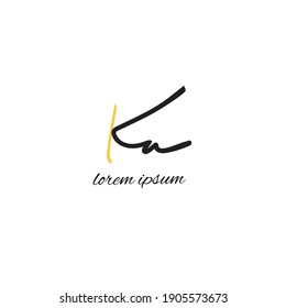Escritura a mano del logotipo de K U KU o vector de logotipo manuscrito