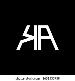 Monograma abstracto del logotipo KA aislado en fondo negro