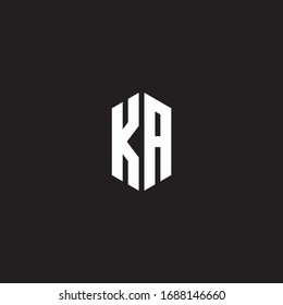 Monograma del logotipo KA con plantilla de diseño de estilo hexagonal aislado en fondo negro