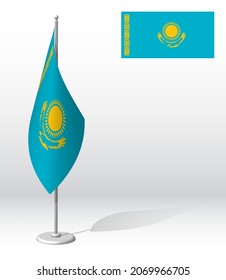 Bandera de KAZAJISTÁN en el asta para el registro del evento solemne, reuniéndose con invitados extranjeros. Día de la Independencia Nacional de KAZAJSTÁN. Vector 3D realista en blanco