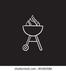 Icono de boceto de parrillada de Kettle parrilla parrilla aislado en el fondo. Dibujó a mano el icono de la parrilla de Kettle barbacoa. Icono de boceto de parrilladas de Kettle parrilla para infografía, sitio web o aplicación.