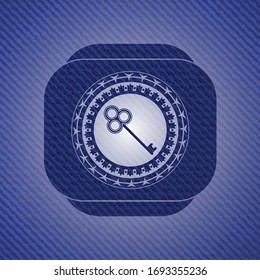 icono de la tecla dentro del logotipo o del fondo de la placa