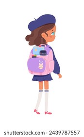 Niño con la ilustración vectorial de la vista posterior de la mochila escolar. Chica que va a kindergarten con bolsa. Caricatura inteligente estudiante personaje aislado sobre fondo blanco. De vuelta a la escuela, concepto de educación.