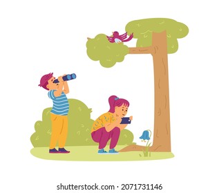 Kinder Vogelbeobachtung und Fotos von Bluebell Blume. Junge und Mädchen erforschen die Natur draußen im Wald in den Sommerferien. Cartoon, Vektorgrafik.