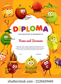 Diploma infantil. Frutos divertidos de dibujos animados sobre la aptitud para el yoga o el deporte de pilates. Animados personajes deportivos de bergamot, starfruit, dragon fruit and lychee, melon ans pera, morange y uva en poses de yoga