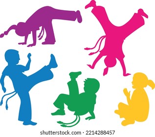 Niños haciendo movimientos de capoeira, entrenamiento infantil. Siluetas de niños y niñas ilustraciones vectoriales