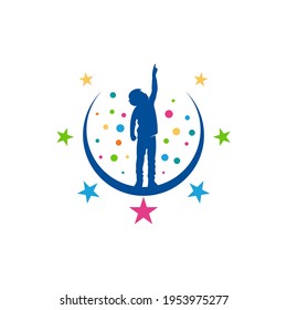 Diseño del logotipo de Kids Dream ilustración vectorial, plantilla de diseño del logotipo de los niños de Soam Creativo, iconos de símbolos