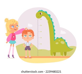 Los niños amigos miden la altura con la ilustración vectorial de los dinosaurios gobernantes y alegres. Niña caricaturista de pie con bebé, gráfico de progreso de crecimiento con escala en pulgadas y animal aislado en blanco.