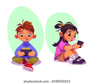 Niños jugando con el teléfono móvil. Conjunto de ilustración vectorial de dibujos animados de niño lindo sentado en el suelo y niña usando el teléfono inteligente. Adicto a juegos infantiles y dispositivos o gadget para el estudio en línea.