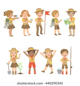 Niños Escouts Camping Conjunto De Caracteres Cuestos De Ojo Grande Vector Plano Ilustraciones Aisladas En Fondo Blanco