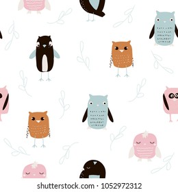 Kids seamless pattern with funny owls. Vector hand drawn illustration.