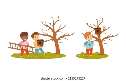 Kinder Frühlingsaktivitäten Set. Jungen, die Vogelhäuser auf Baumkarikaturen hängen, Vektorgrafik
