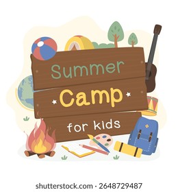 Projeto de panfleto Kids Summer Camp. Acampamento de Verão para crianças com passeio escolar, cartaz publicitário em tábua de madeira. Vários itens para o turismo - guitarra, mochila, tenda, bola. ilustração vetor plano desenhos animados