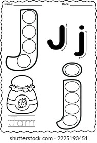 Kindergarten schreibt Arbeitsblätter mit Alphabet- und Farbobjekten, mit Punktmarkierungen.