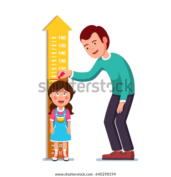 壁の矢印に女の子の身長を測る幼稚園の先生や父親 白い背景に平らなスタイルの文字ベクターイラスト のベクター画像素材 ロイヤリティフリー