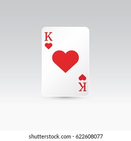 Rey de corazones jugando a la carta aislado