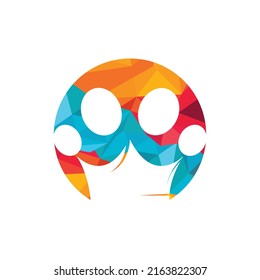 Diseño del logo vectorial de tienda de mascotas del Reino. Símbolo de tracción con ilustración vectorial del logotipo de la corona.	