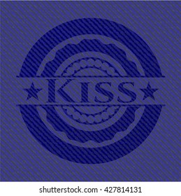 Beso con textura de denim