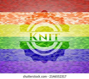 Emblema sobre fondo de mosaico con los colores de la bandera LGBT. 