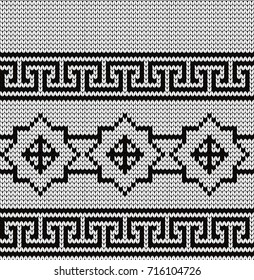 Knitted geometric seamless border