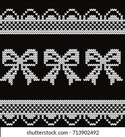 Knitted seamless border bows