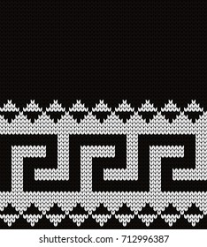 Knitted seamless border meander