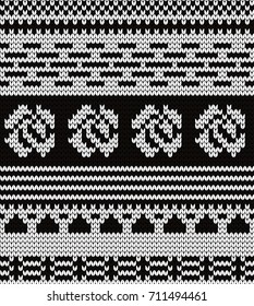 Knitted seamless pattern roses with fair isle elements