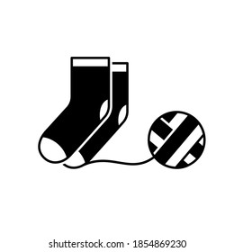Calcetines de punto con bola de hilo. Icono de silueta de tejido. Simple ilustración negra de tejido hecho a mano. Esbozar pictograma vectorial aislado, fondo blanco