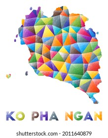 Ko Pha Ngan - colorida forma de isla de poli baja. Triángulos geométricos multicolor. Diseño moderno y de moda. Ilustración vectorial.