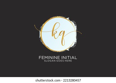 Logo de escritura a mano de KQ con plantilla de círculo, firma vectorial, boda, moda, floral y botánica con plantilla creativa.