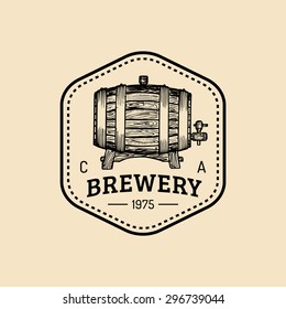 Kraft beer barrel logo. Old brewery icon. Hand sketched keg illustration. Vector vintage lager, ale label or badge.