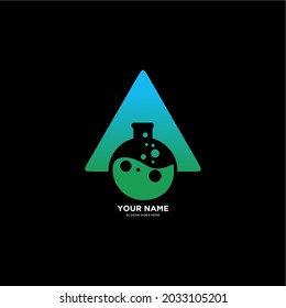 logotipo de laboratorio A. la letra A del logotipo y el concepto de espacio negativo para botellas de laboratorio.