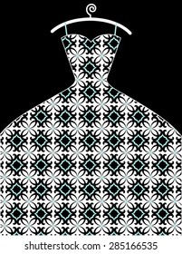 Lacy vestido de corte em um cabide