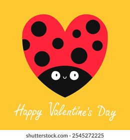 Bicho de señora en forma de corazón. Feliz día de San Valentín. Insecto volador rojo. Patrón de puntos negros. Caricatura linda kawaii personaje divertido. Tarjeta de felicitación del amor. Estilo infantil. Fondo amarillo. Diseño plano. Vector