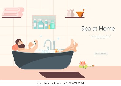Landing webpage Template mit Home Spa Konzept. Der hübsche Typ sitzt in der Badewanne und hält ein Smartphone in der Hand. Flache Kunstvektorgrafik